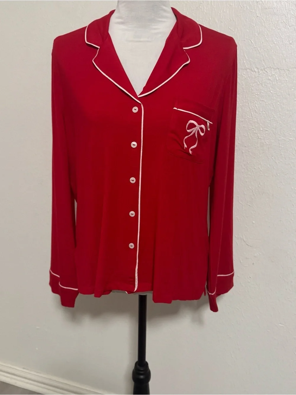 Victoria Secret’s Women Small Soft Long Pajama Set NWT Lipstick Red Bow Accent